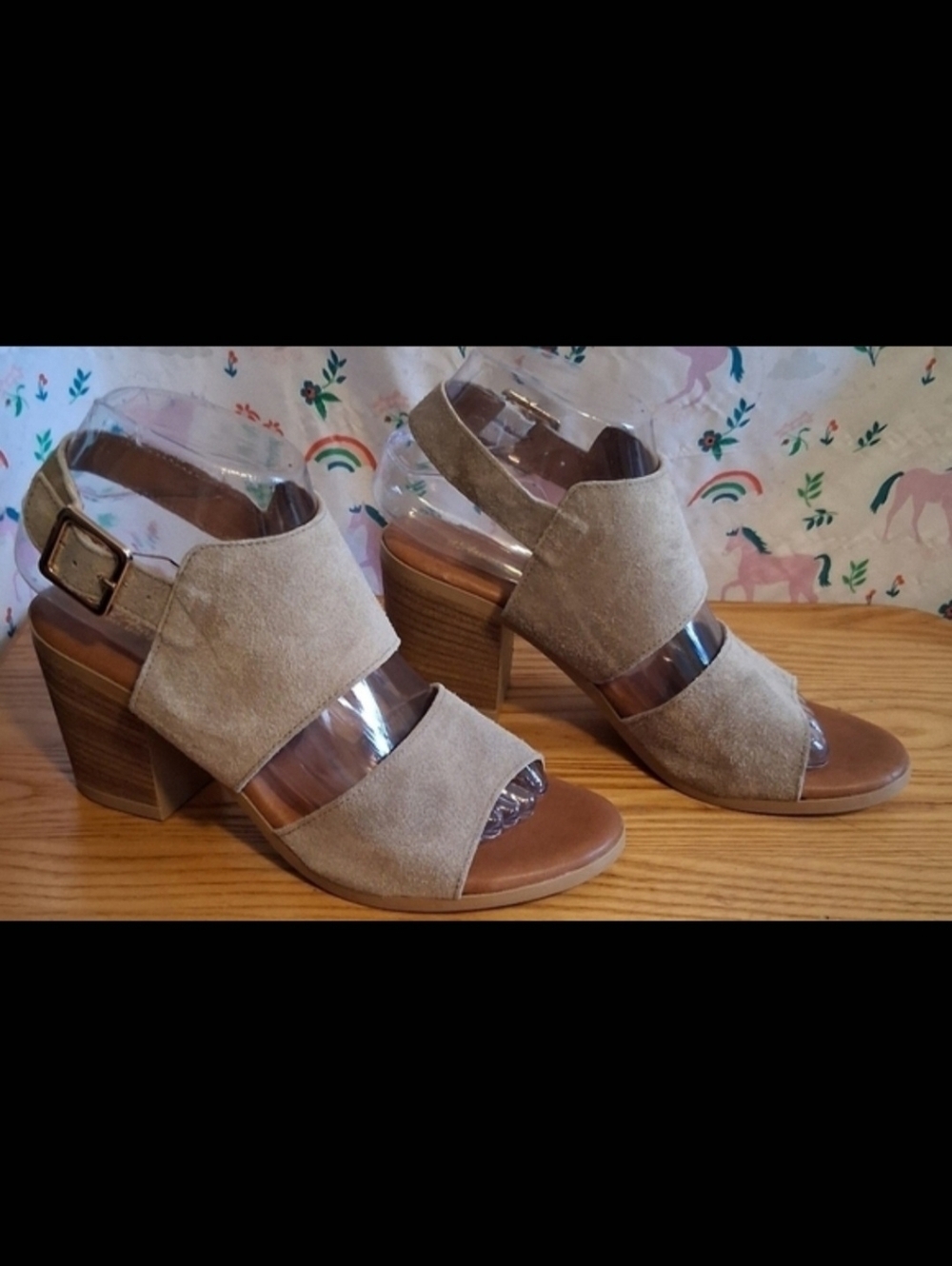 EUC L'artigiano Lucchese Beige Suede Casual Block Heel Sandal Shoe SZ 7.5 38EU
